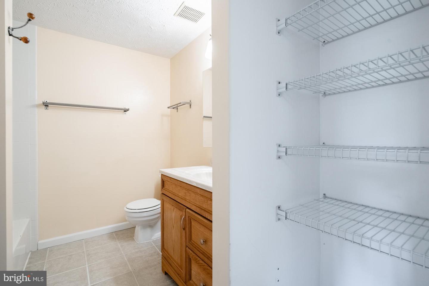 5590 Hecate Ct