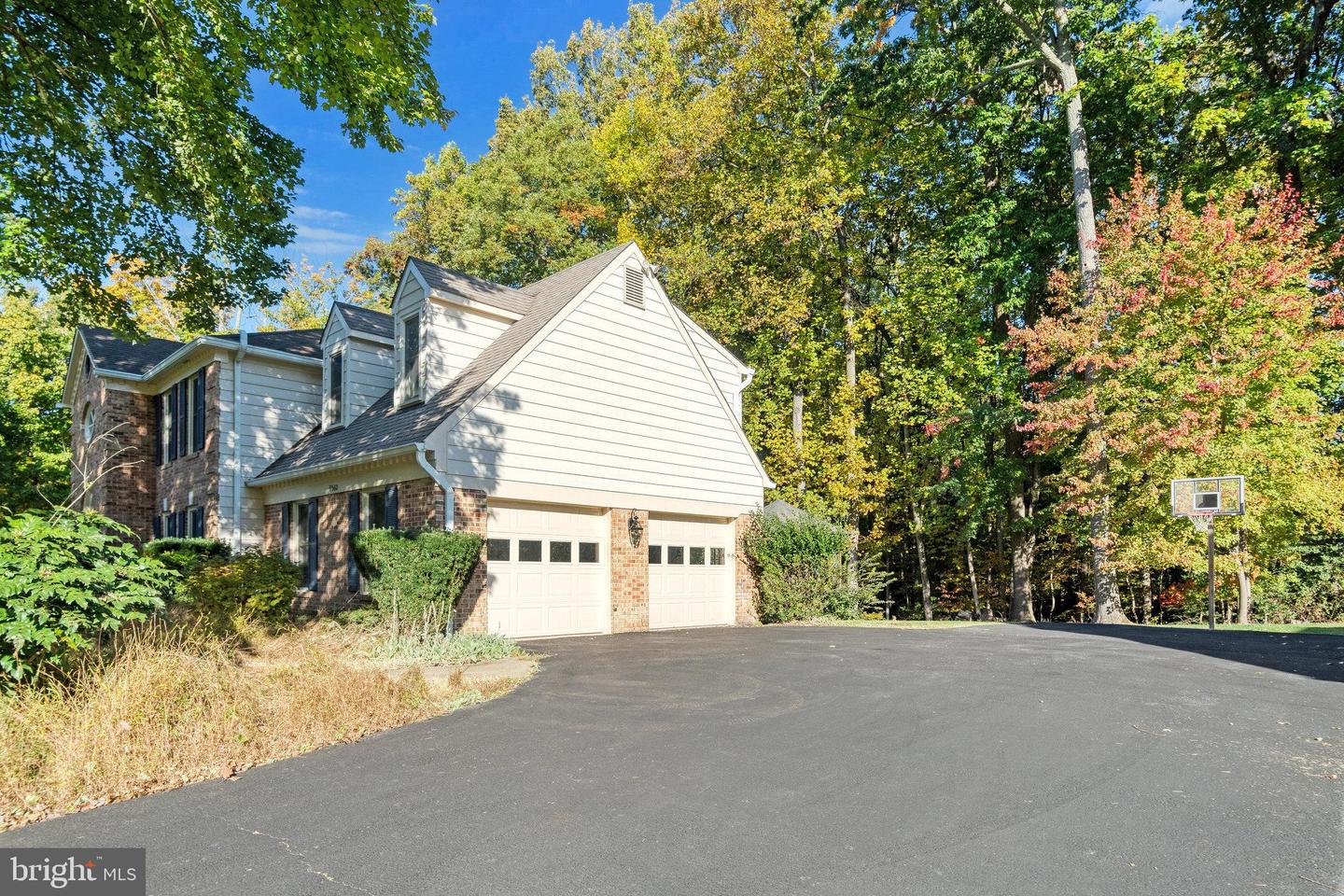 11560 Holly Briar Ln