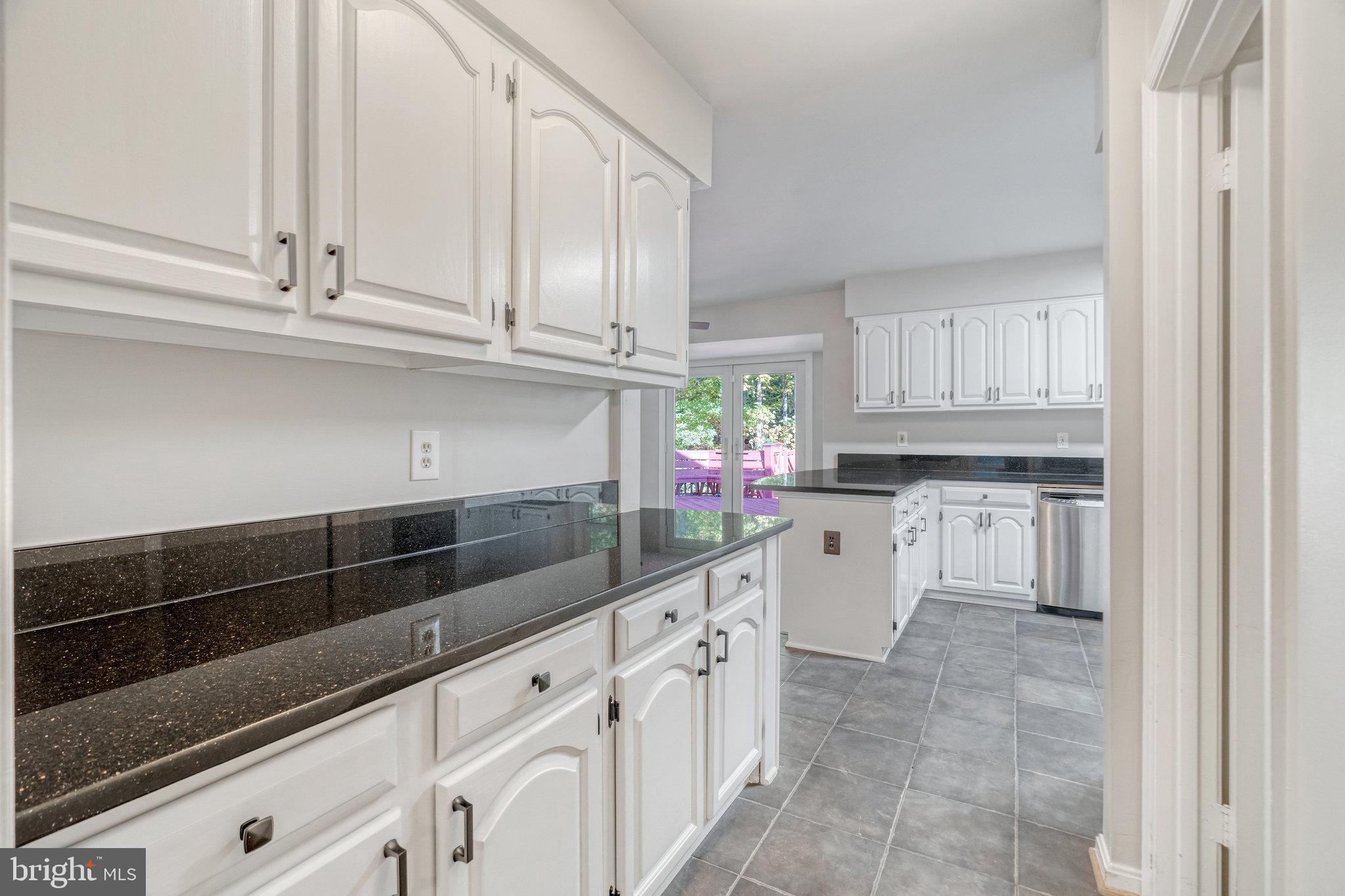 11560 Holly Briar Ln