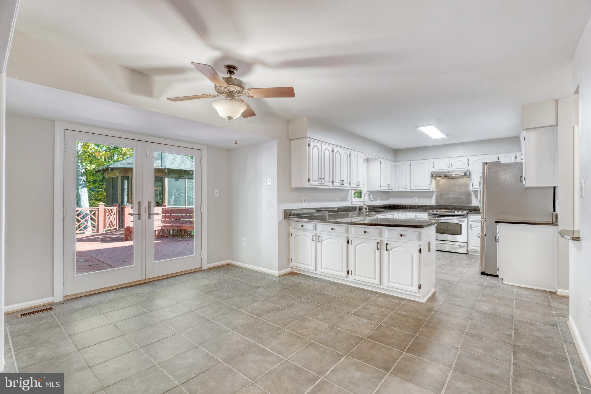 11560 Holly Briar Ln