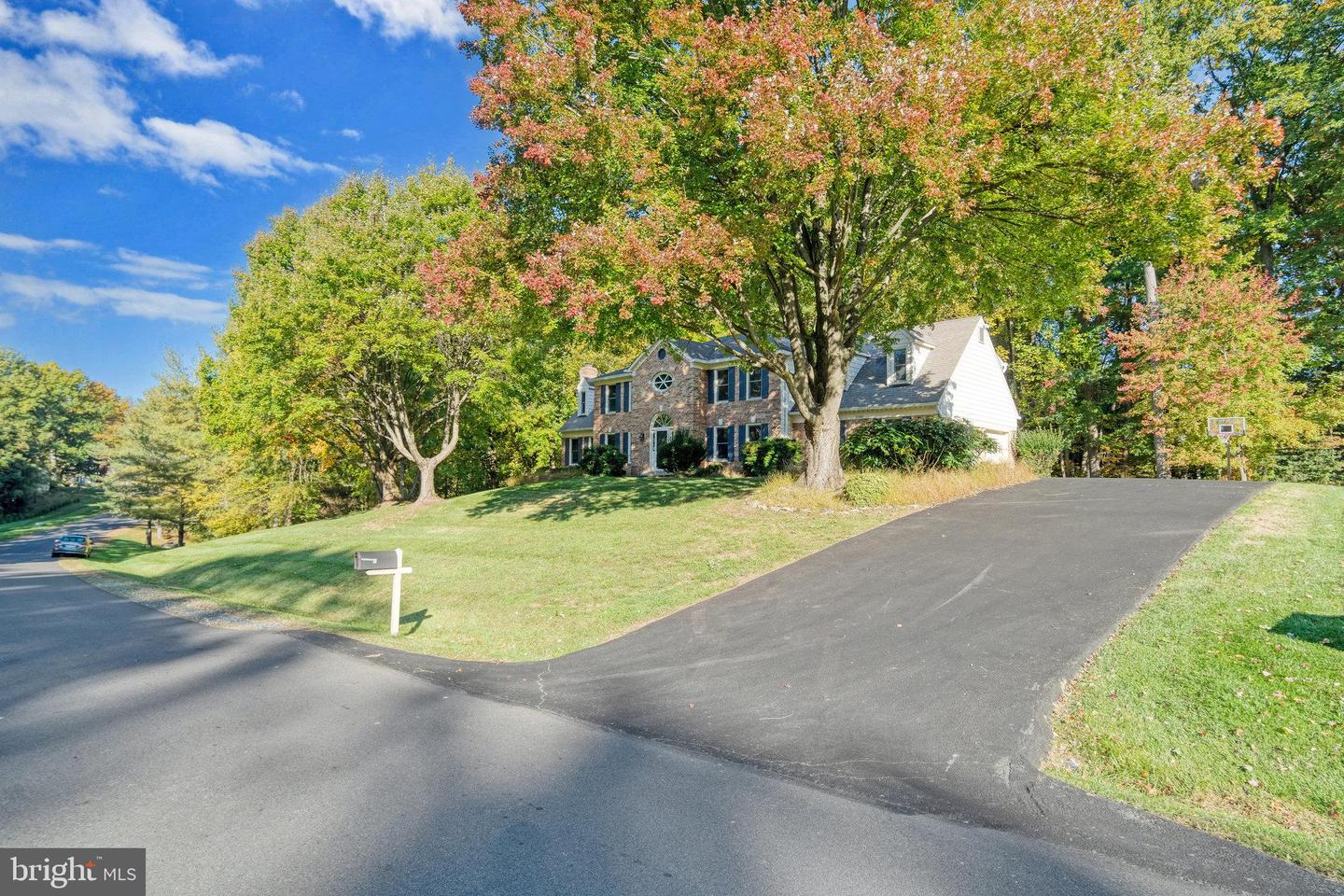 11560 Holly Briar Ln