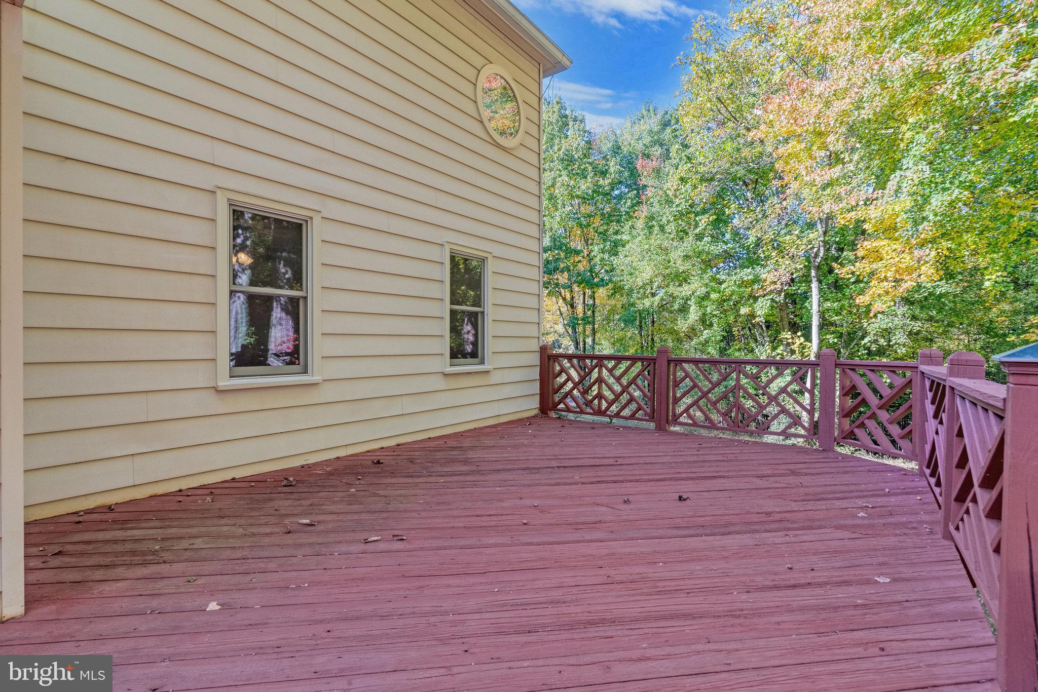 11560 Holly Briar Ln