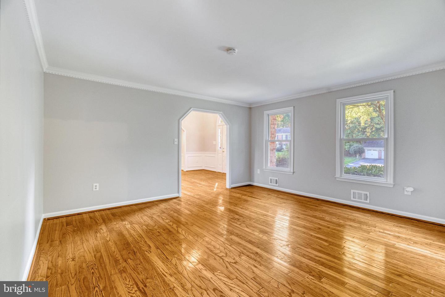 11560 Holly Briar Ln