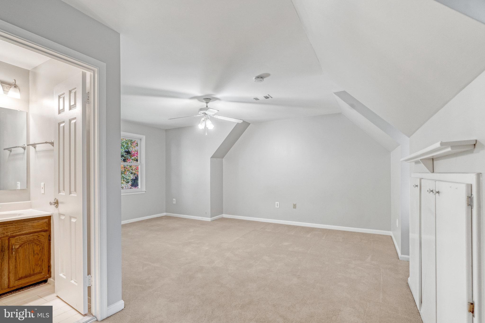 11560 Holly Briar Ln