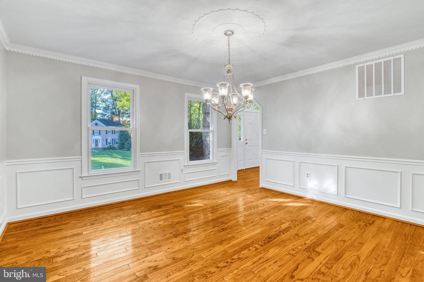 11560 Holly Briar Ln