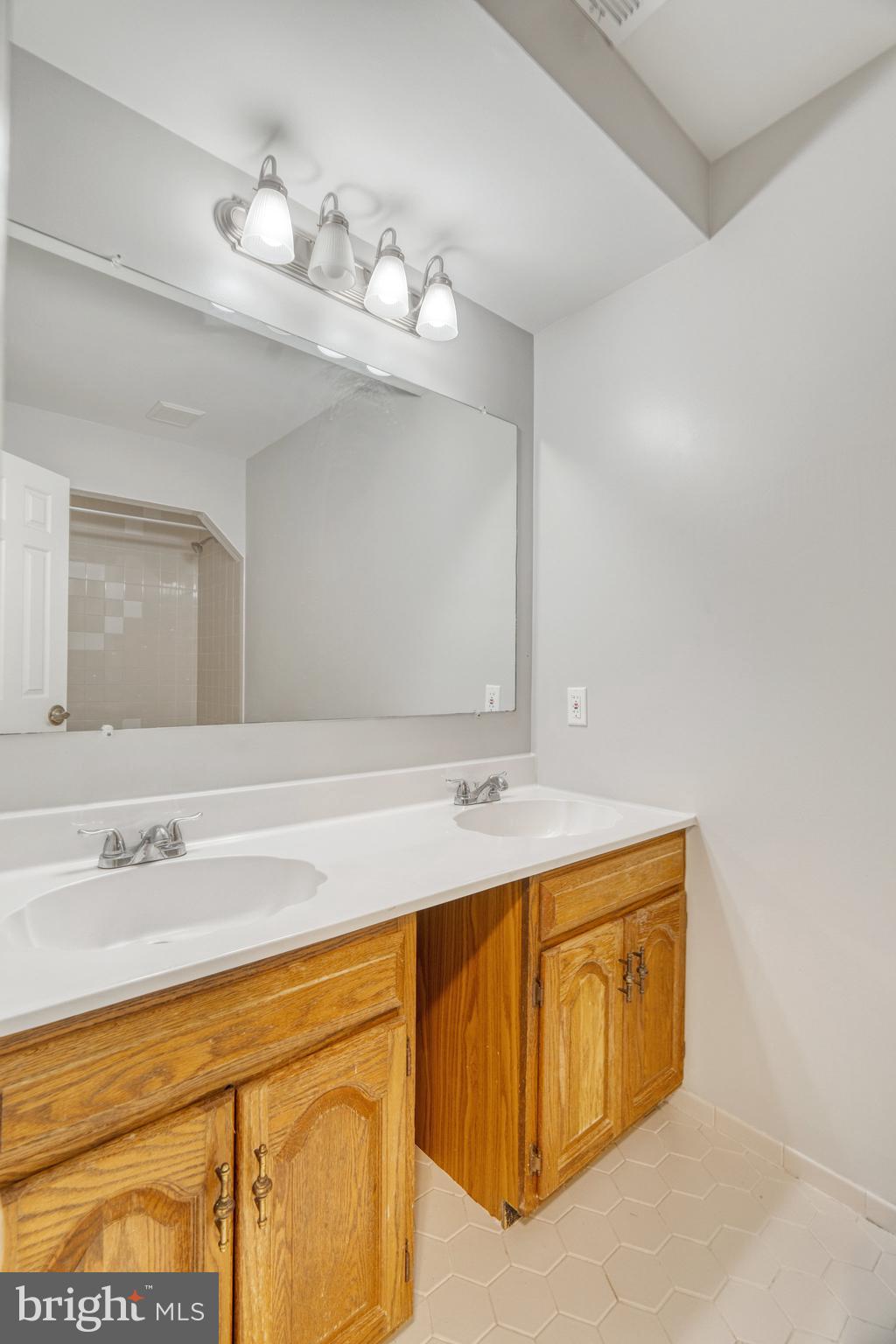 11560 Holly Briar Ln