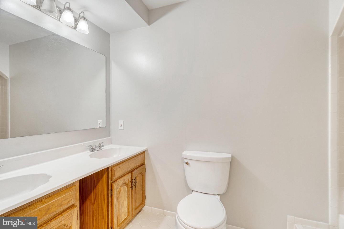 11560 Holly Briar Ln