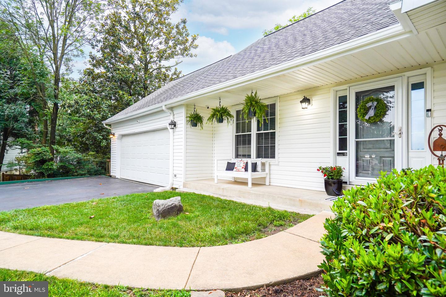 15223 Bicentennial Ct