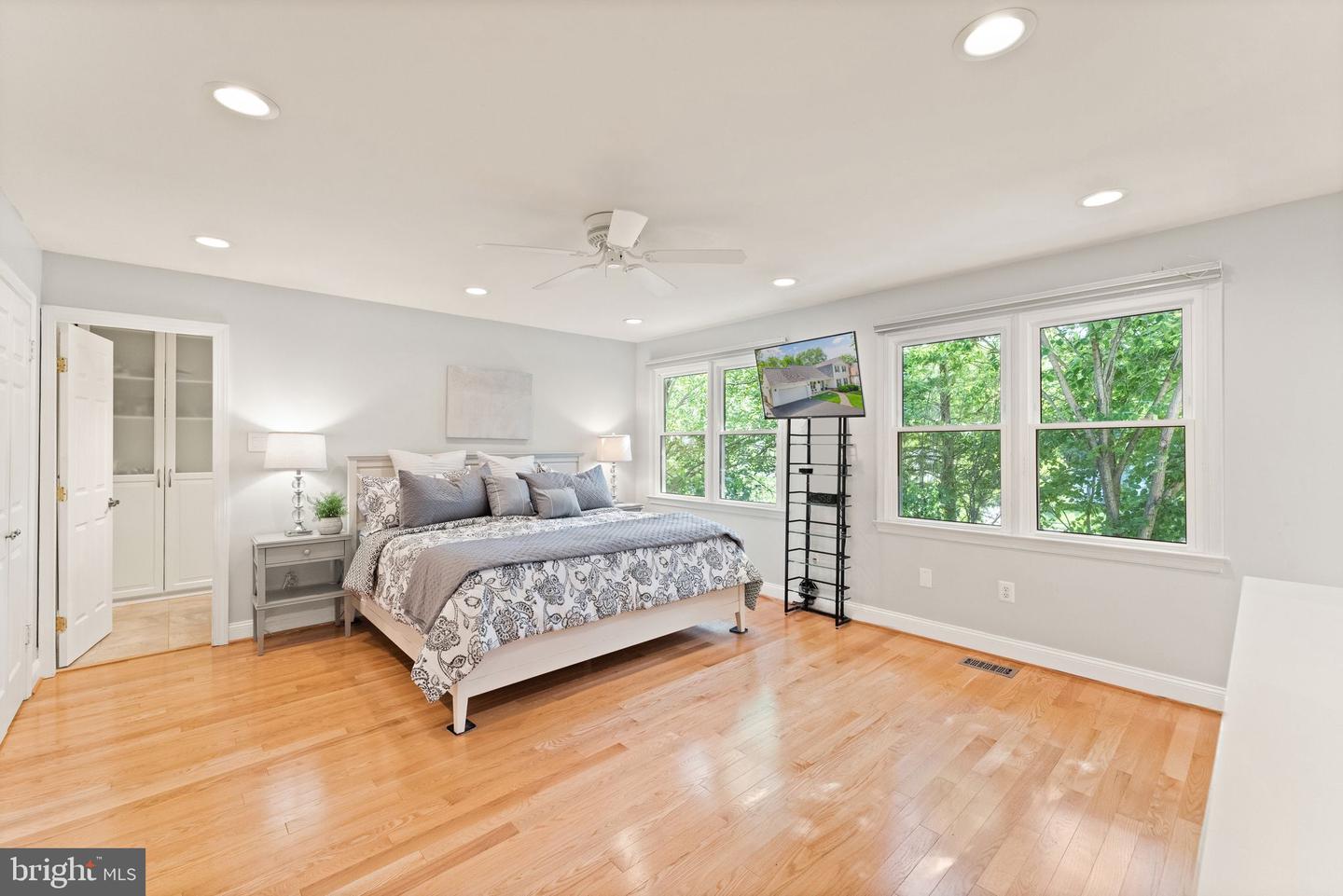 15223 Bicentennial Ct