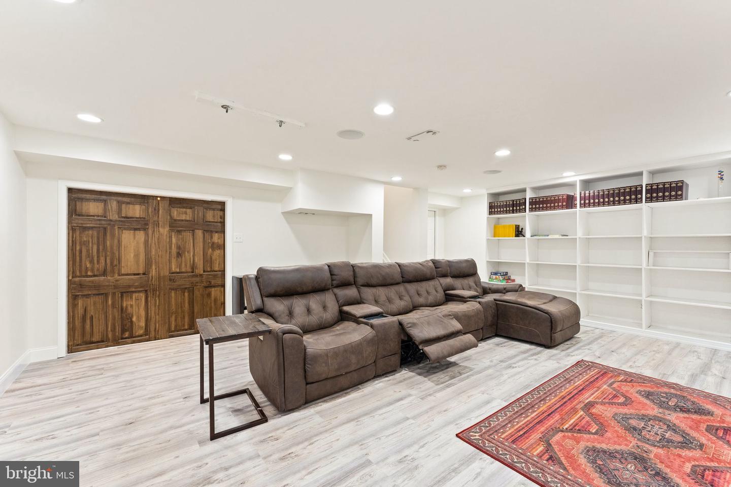 15223 Bicentennial Ct