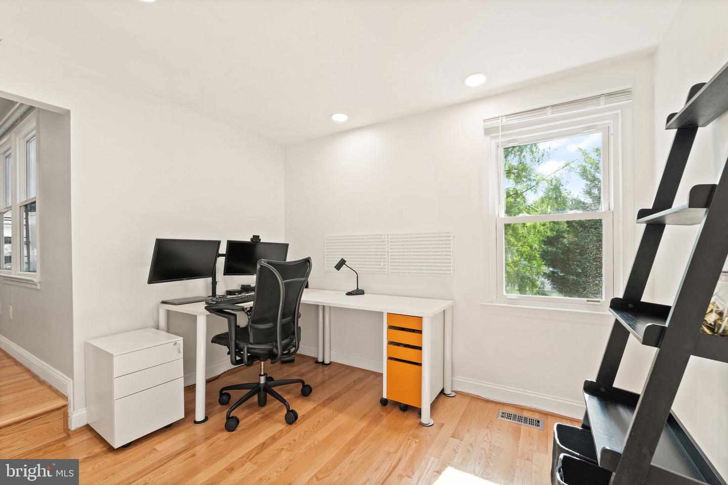 15223 Bicentennial Ct