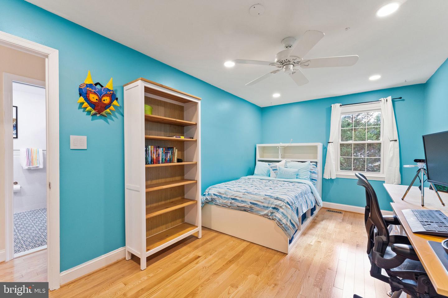 15223 Bicentennial Ct