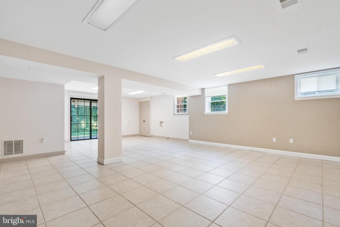 4500 Herend Pl