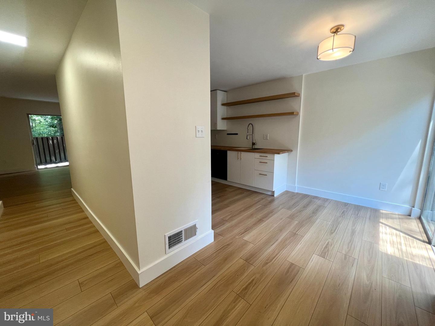 2246 Southgate Sq