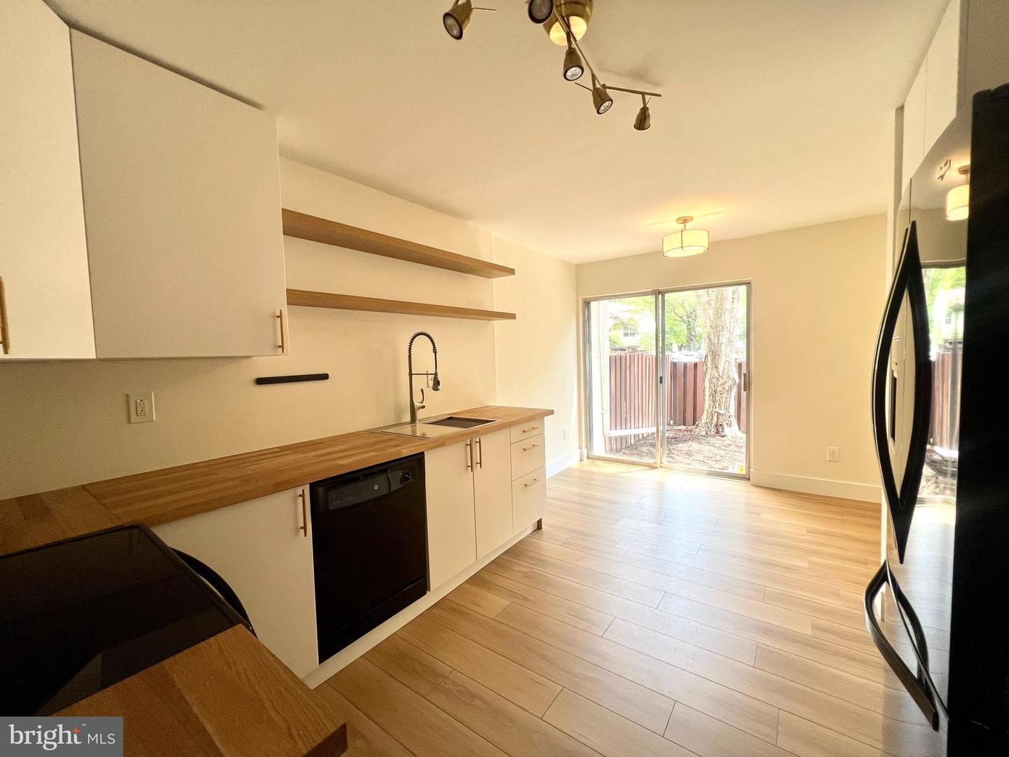 2246 Southgate Sq