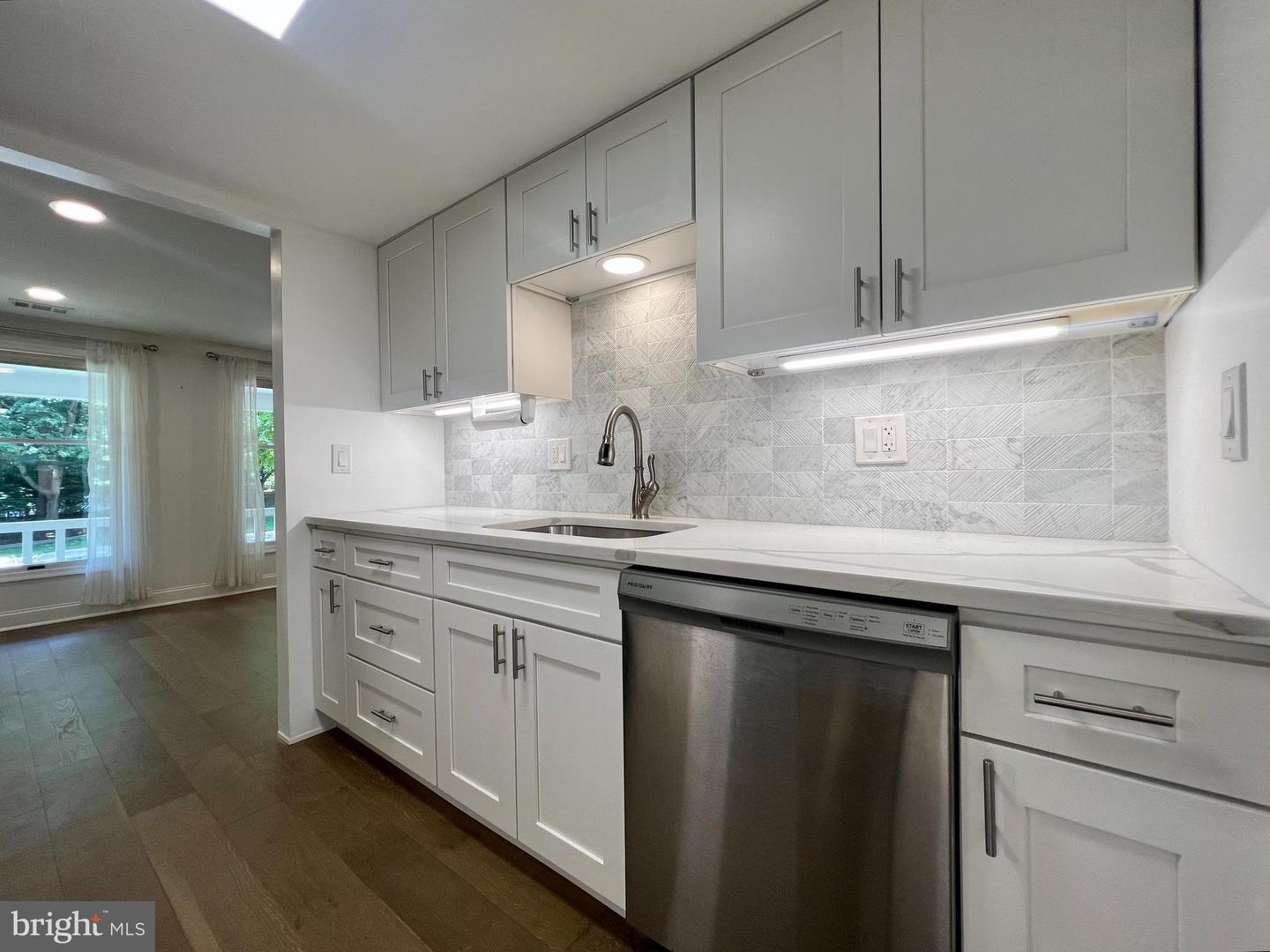 1515 Twisted Oak Dr
