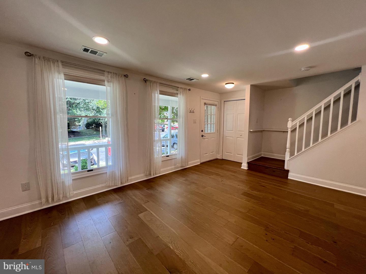 1515 Twisted Oak Dr