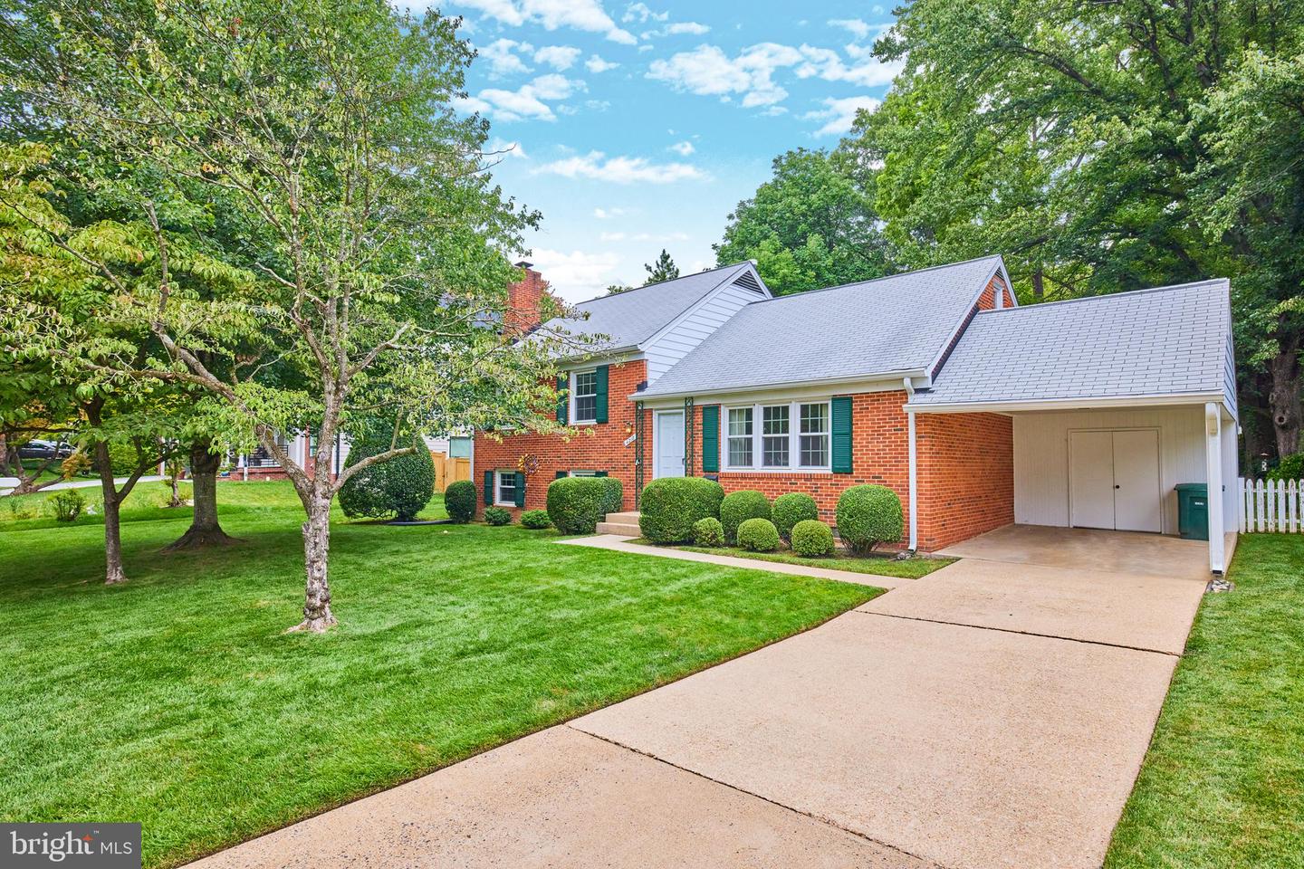 4218 Willow Woods Dr
