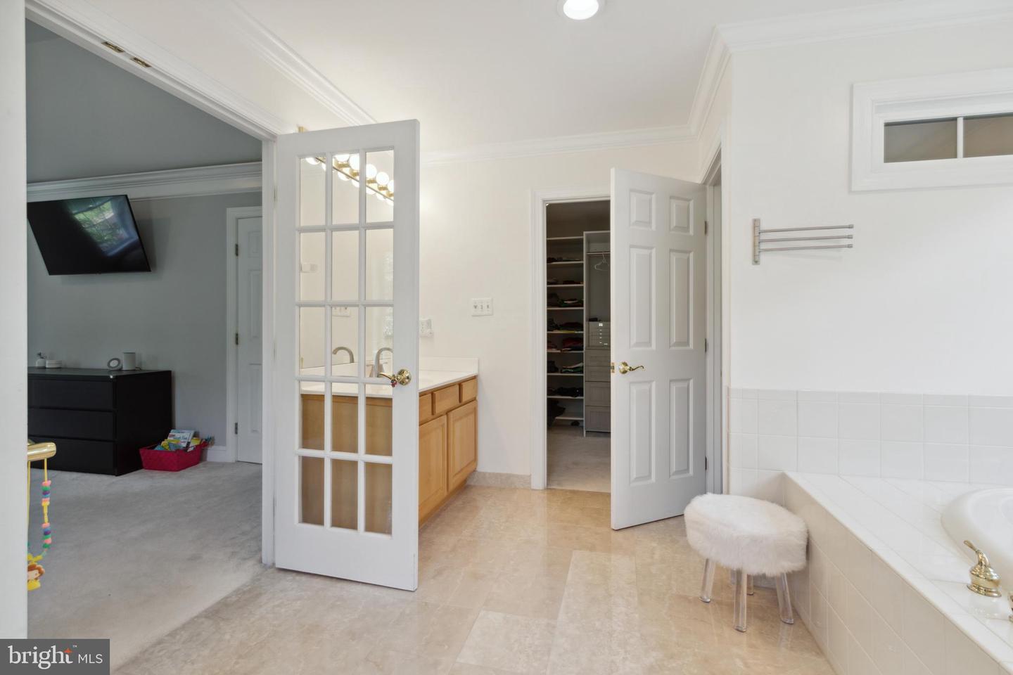 9903 Burke Station Ct