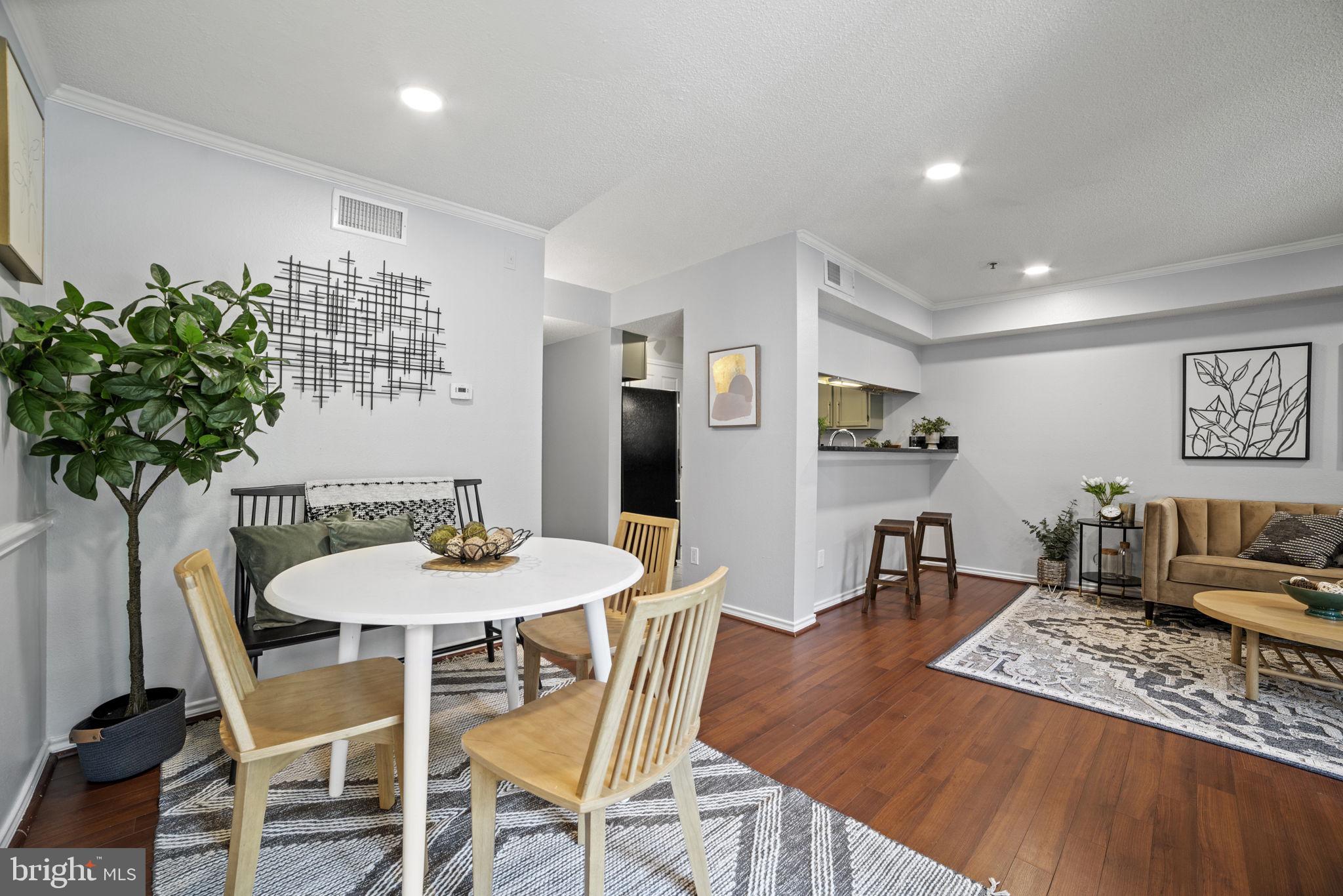 1504 Lincoln #119