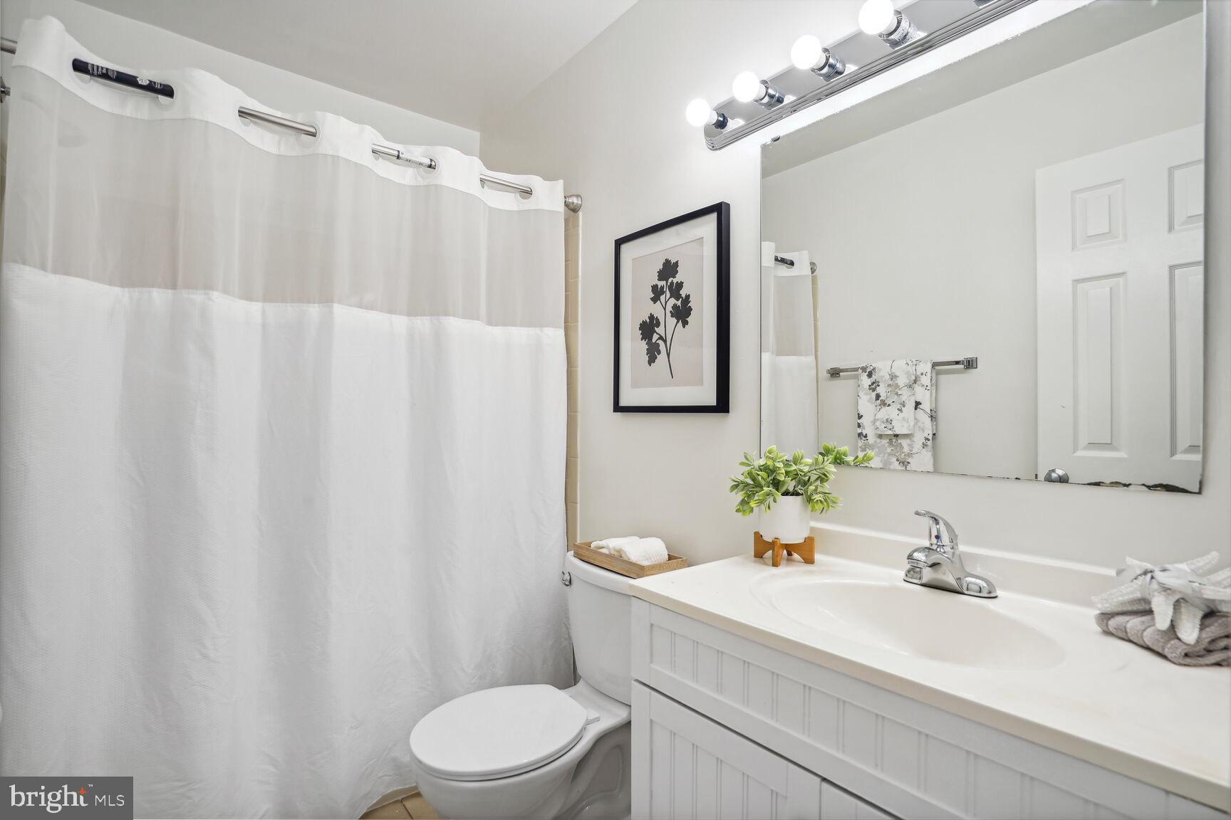 2700 Sherwood Hall Ln