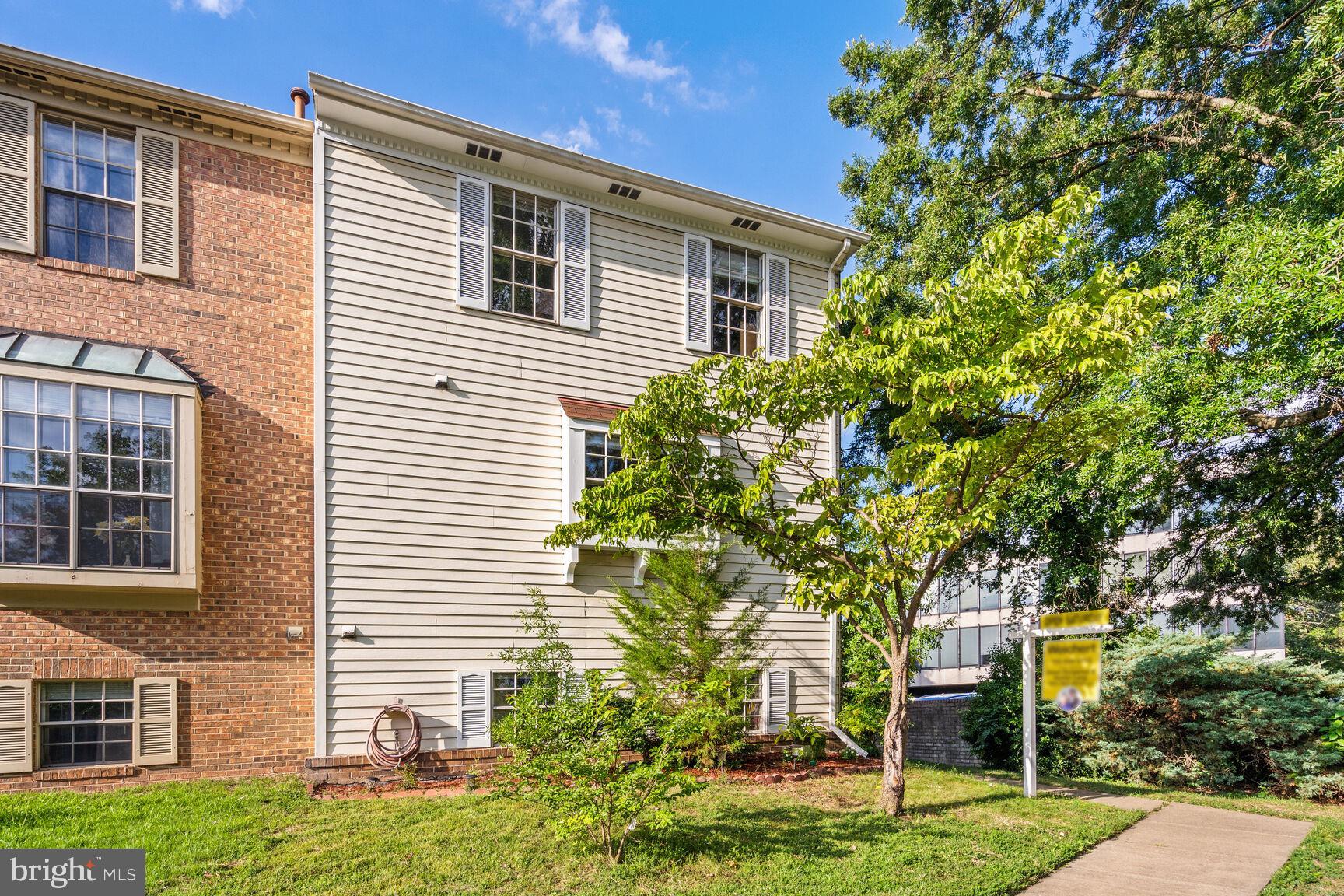 2700 Sherwood Hall Ln