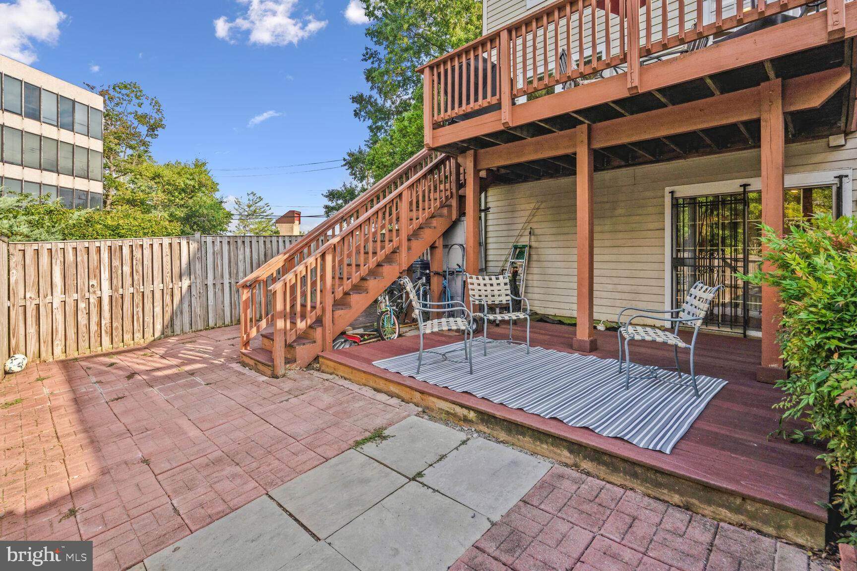 2700 Sherwood Hall Ln