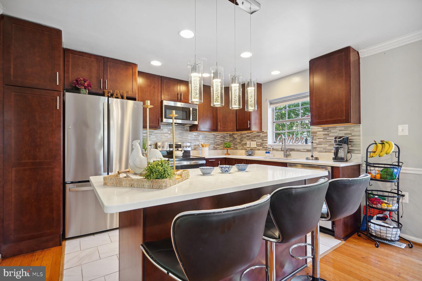 2700 Sherwood Hall Ln