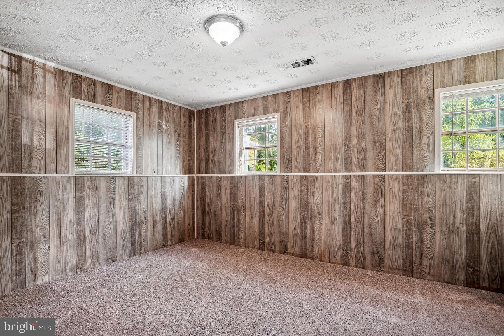 2700 Sherwood Hall Ln