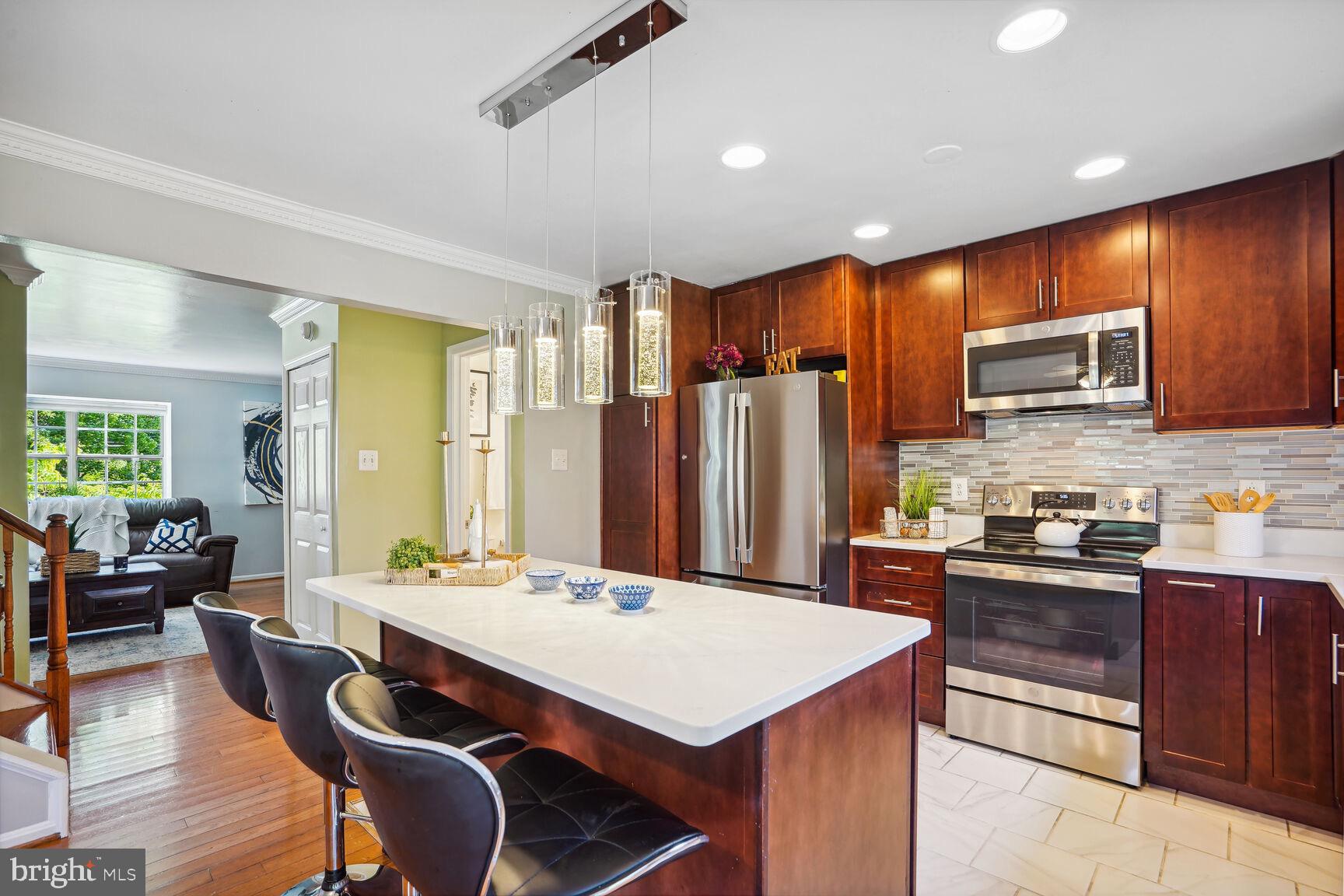 2700 Sherwood Hall Ln