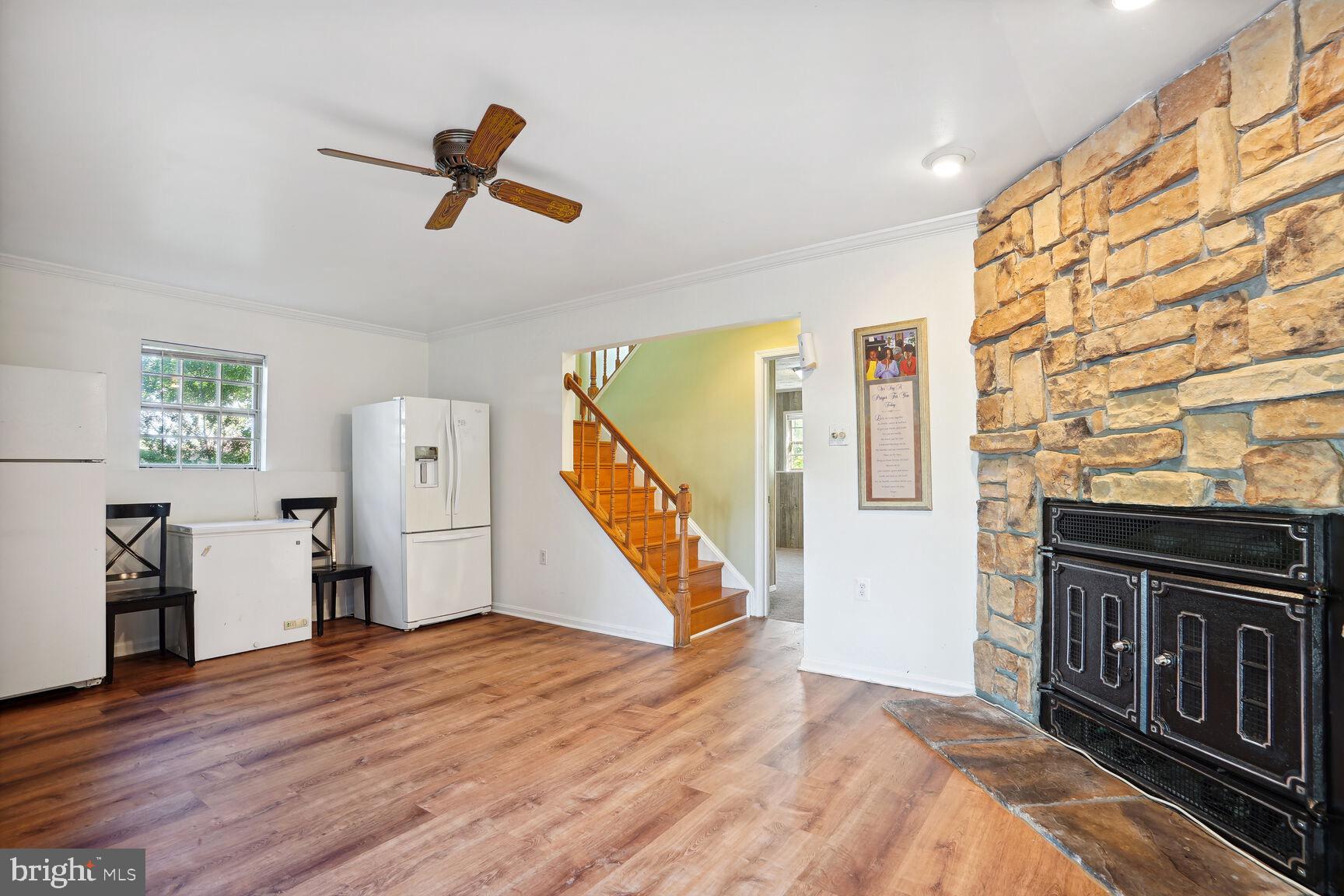 2700 Sherwood Hall Ln