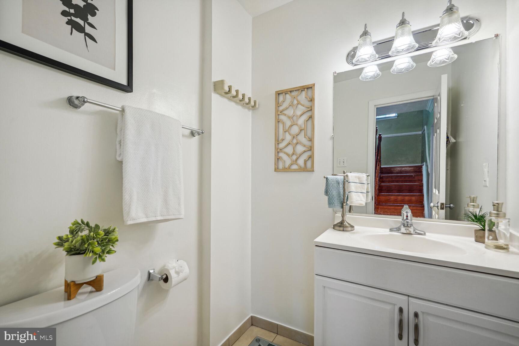 2700 Sherwood Hall Ln