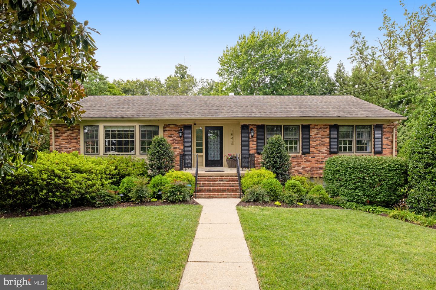 1542 Dahlia Ct
