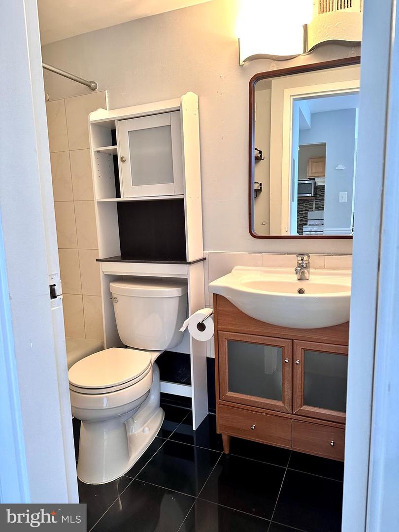 6001 Arlington Blvd #503