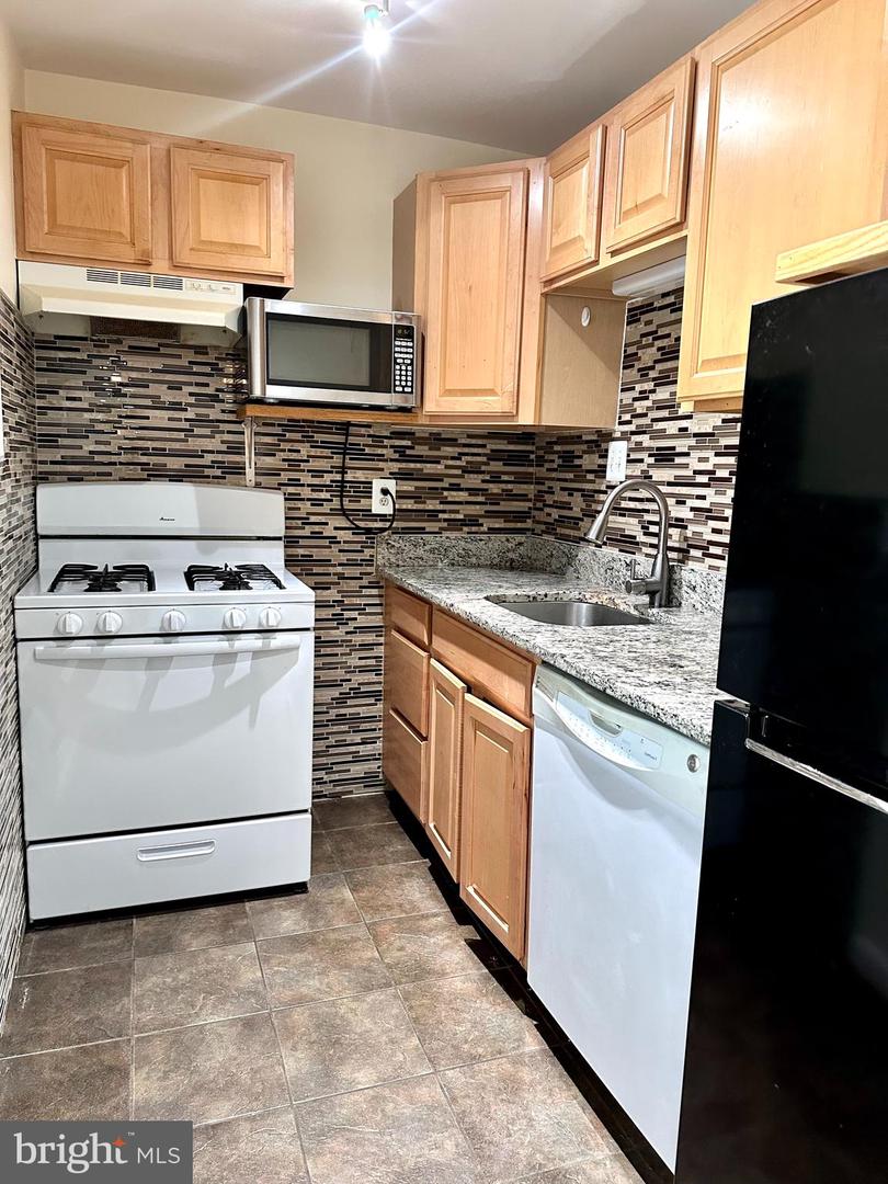 6001 Arlington Blvd #503