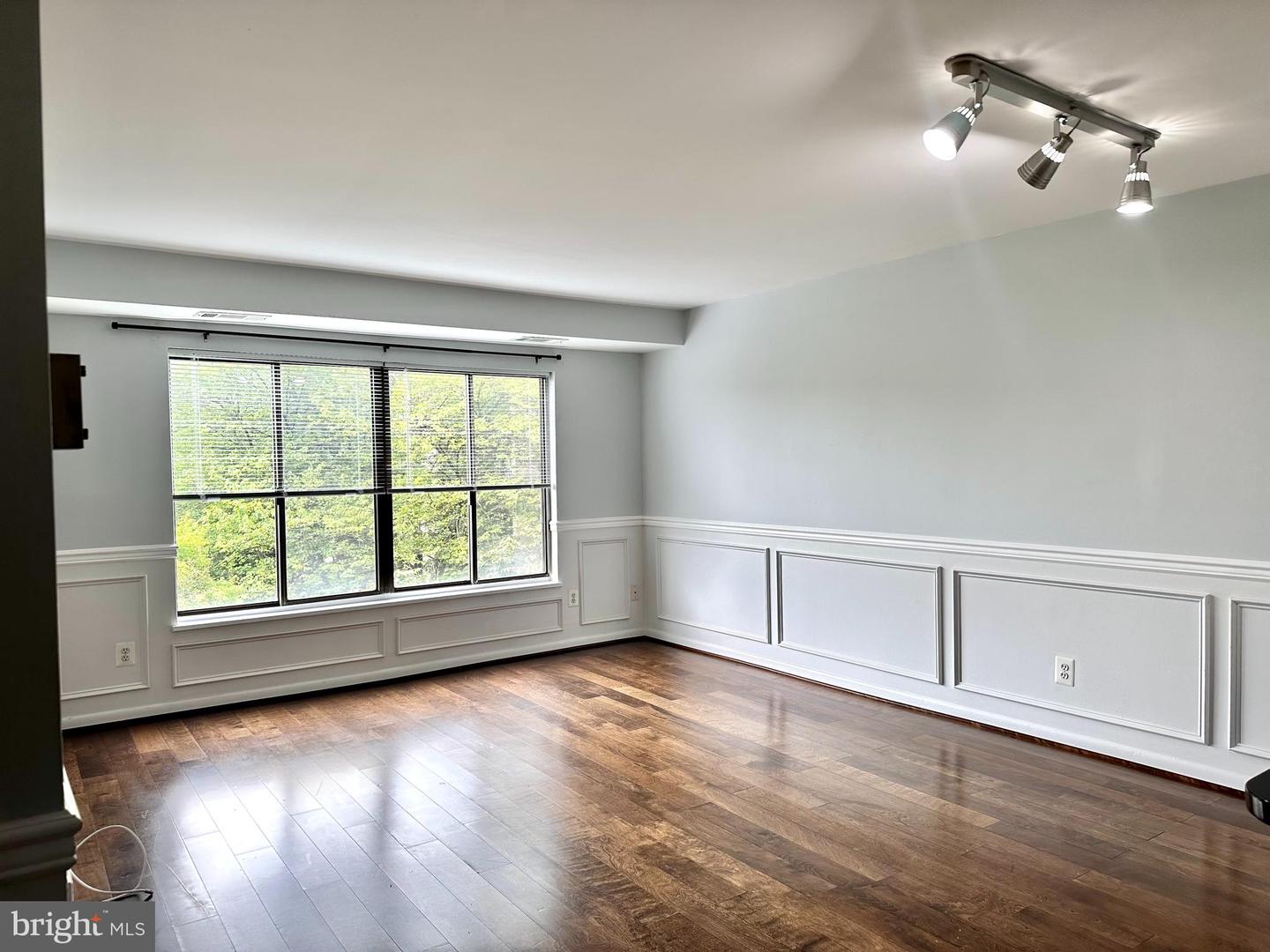 6001 Arlington Blvd #503