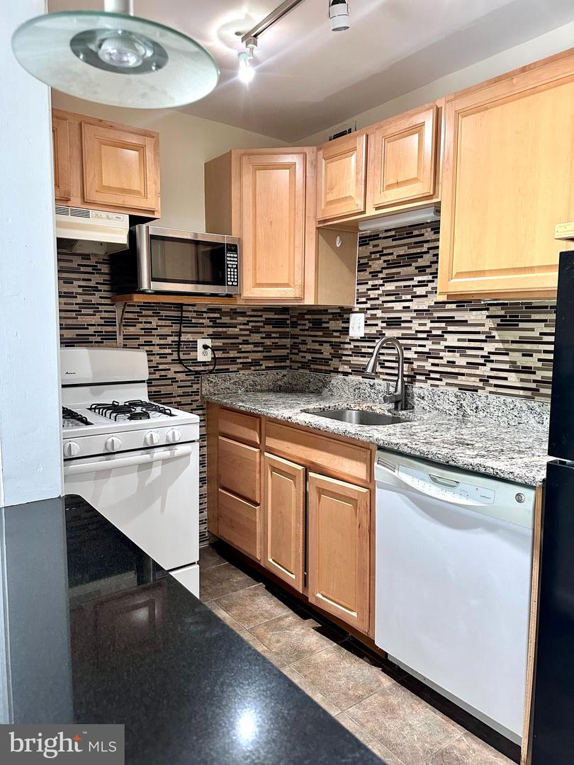 6001 Arlington Blvd #503
