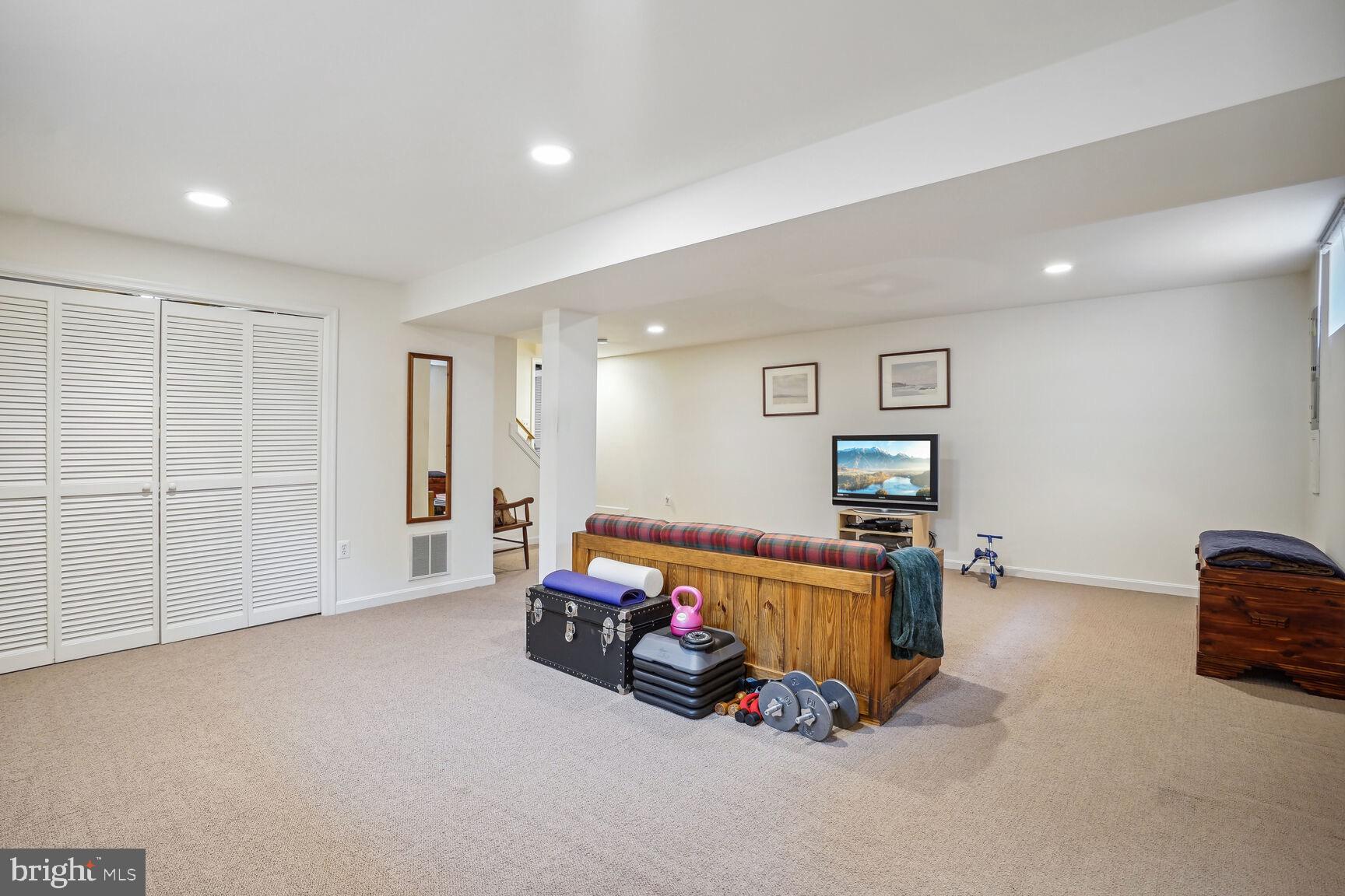 5602 Glanmore Ct