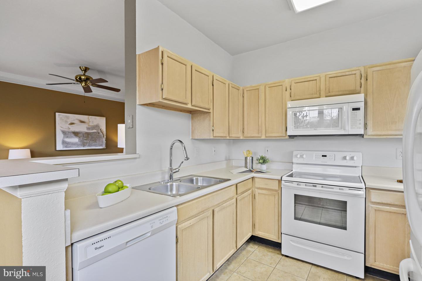 1530 Spring Gate Dr #9305