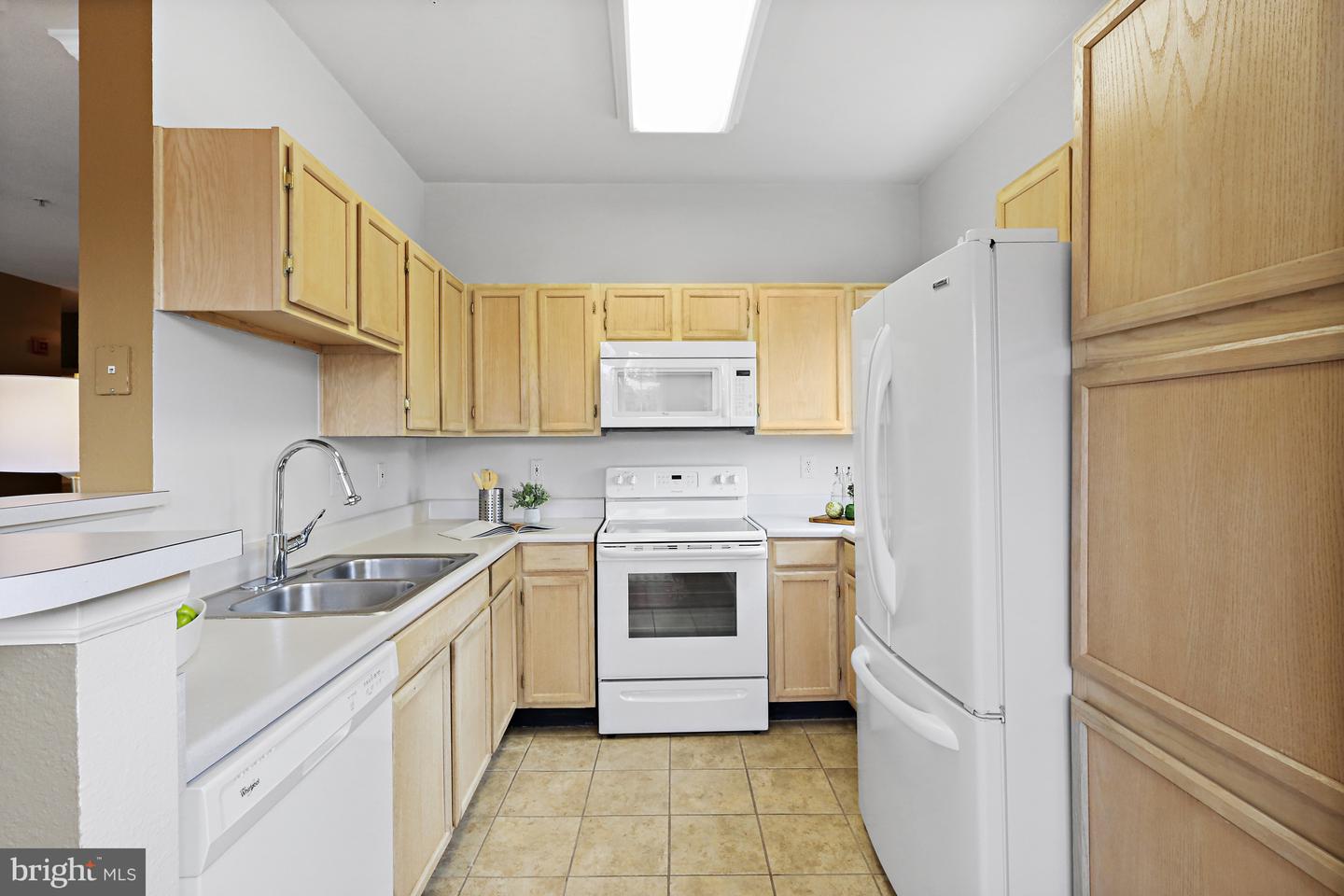 1530 Spring Gate Dr #9305