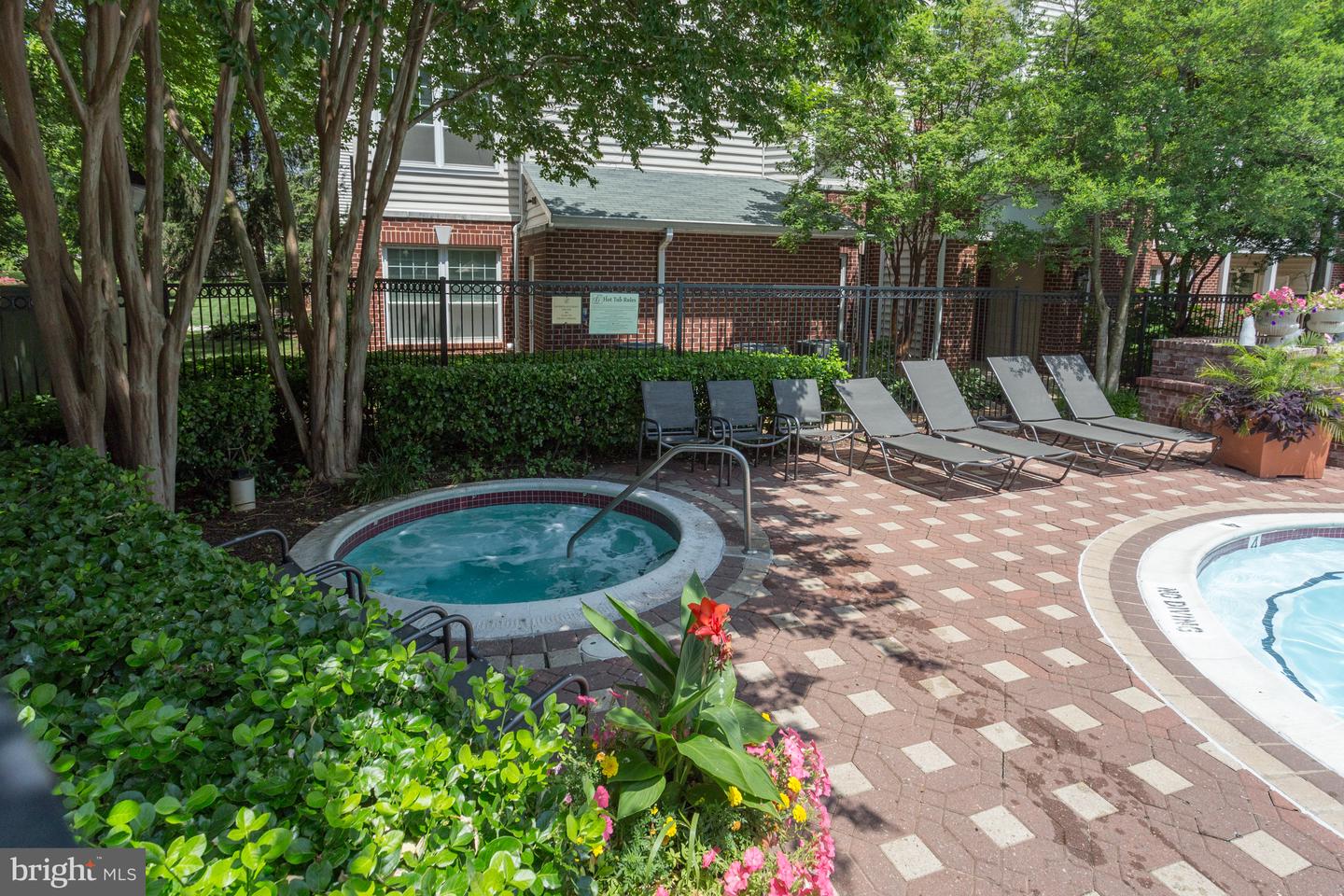1530 Spring Gate Dr #9305