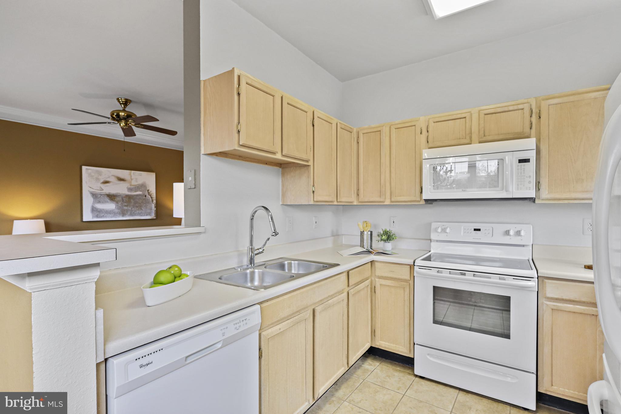 1530 Spring Gate Dr #9305