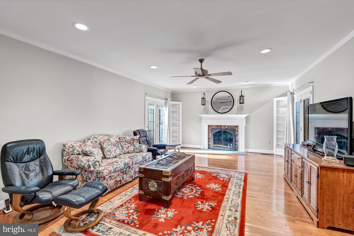 6464 Gristmill Square Ln