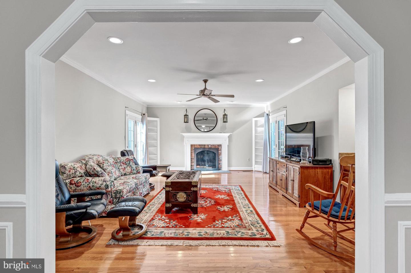 6464 Gristmill Square Ln