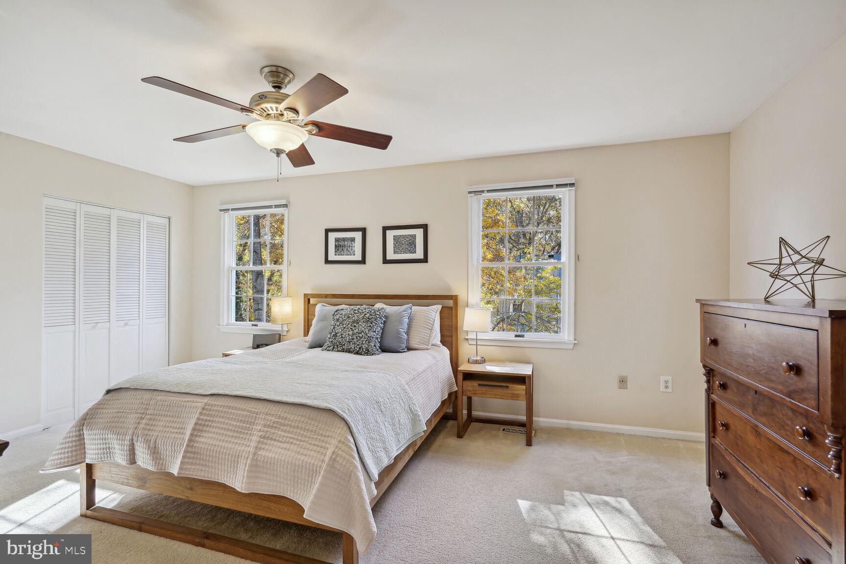 10641 Lakeside Oak Ct