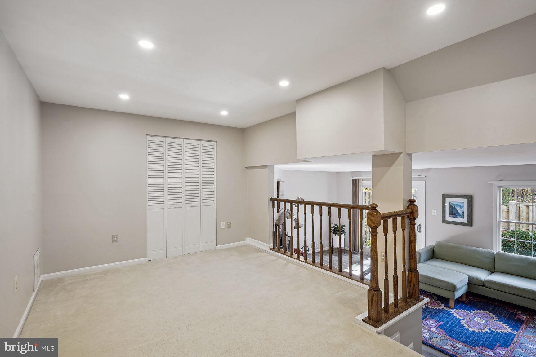 10641 Lakeside Oak Ct