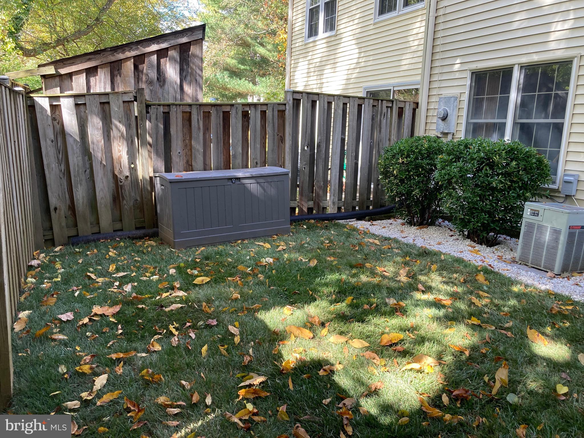 10641 Lakeside Oak Ct