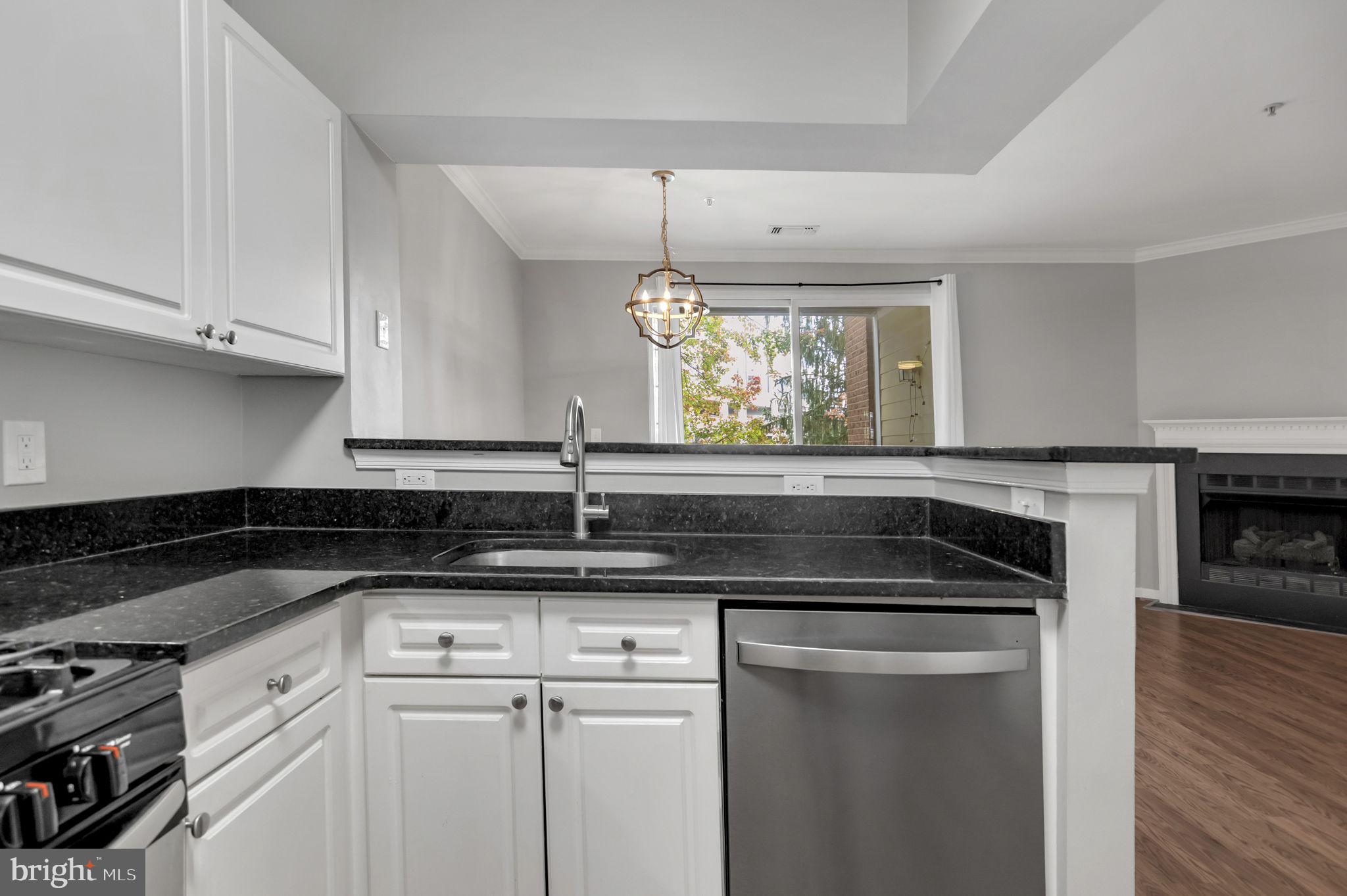 2105 Highcourt Ln #201