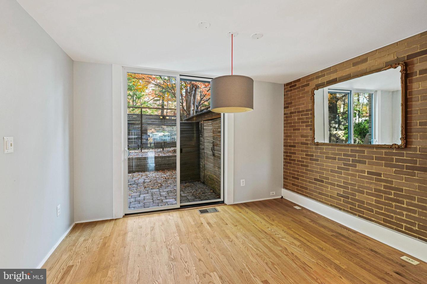 1690 Chimney House Rd