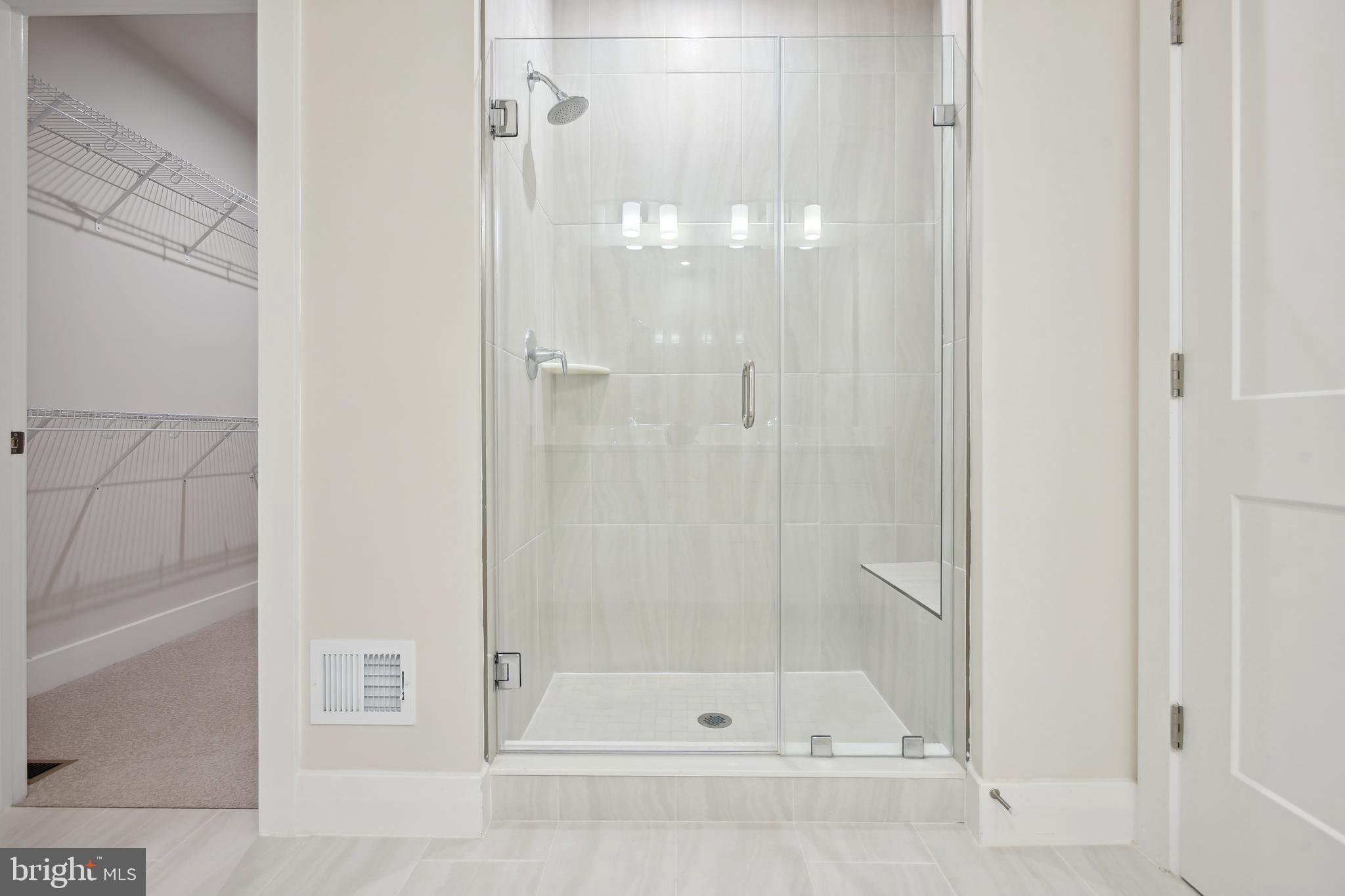 1704 BANDIT LOOP 20A